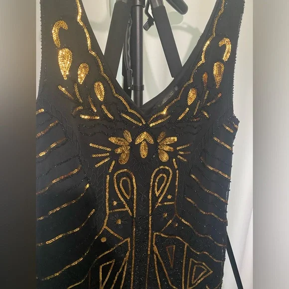 BABEYOND Black and Gold Sequence Dress, with Fringes on the bottom. Size 4xL - Picture 2 of 8